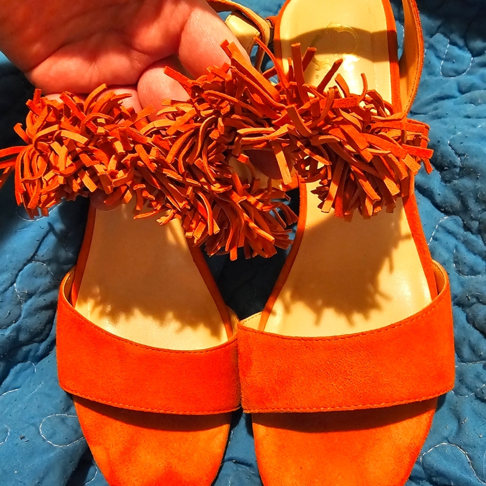 Size 8 C Wonder orange fringed sandles